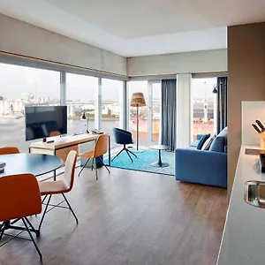 Hotel By Marriott Houthavens ****